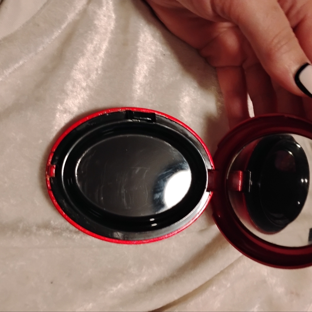 TIRTIR Red Compact Case - Picture 3 of 7